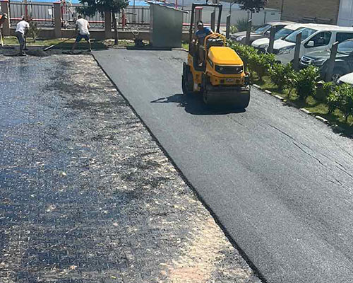 Parkoló aszfaltozása és hengerelése